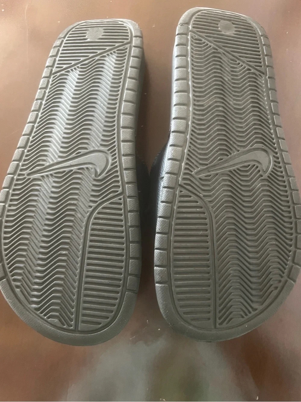 Men Nike Slides SZ 8
